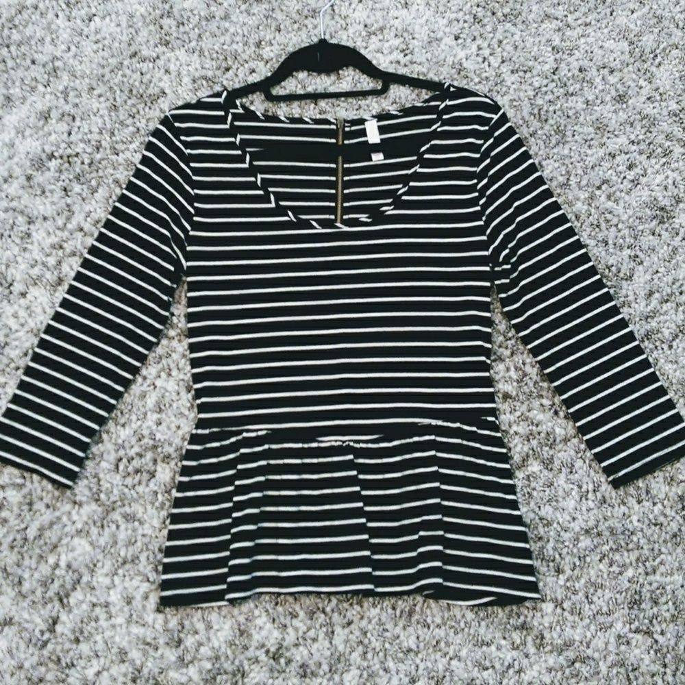 Striped 3/4 sleeve peplum top